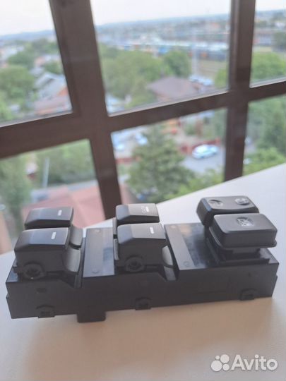 Блок управления стеклоподьемниками Киа Спортейдж 3