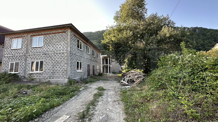 Дом 300 м² на участке 6 сот.