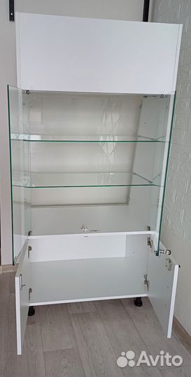 Шкаф витрина