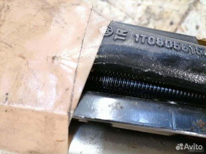 Домкрат Volkswagen Golf 6