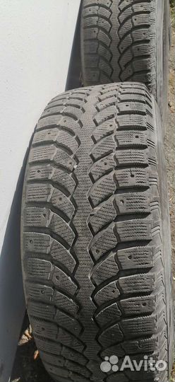 Bridgestone Blizzak Spike-01 275/70 R16
