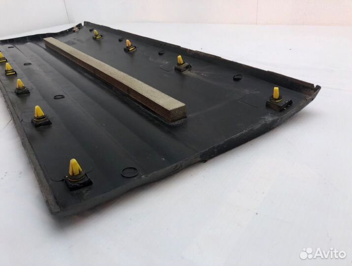 Молдинг двери задний правый Hyundai Starex A1 D4BH