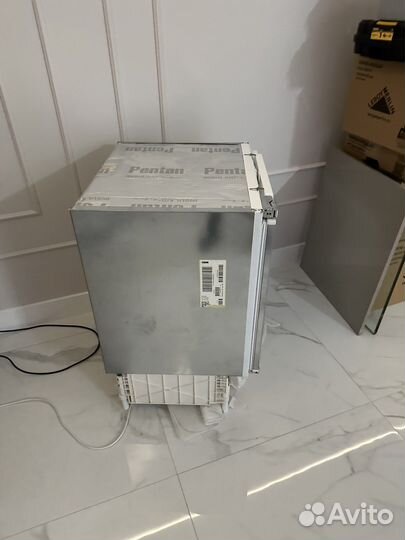 Встриеваемая морозилка NEF