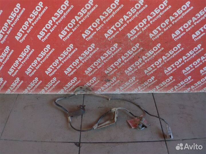 Датчик абс передний правый Toyota Rav 4 XA20 1CD