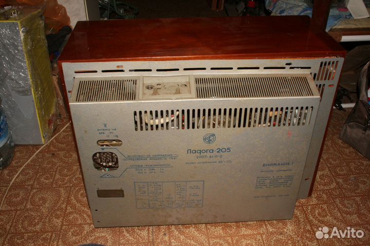 Раритетный ламповый телевизор Ладога-205