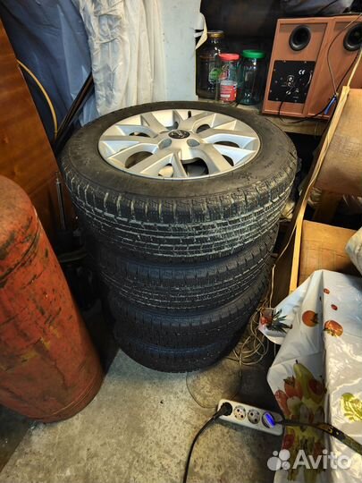Комплект зимних колес r15