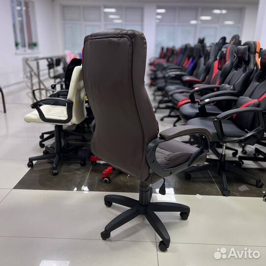 Офисное кресло Хилтон (цвета)