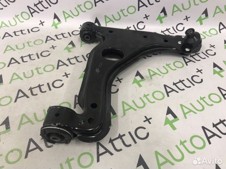 Рычаг подвески нижний передний правый Opel Astra H