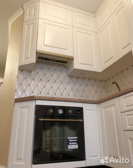 Угловая кухня в квартиру