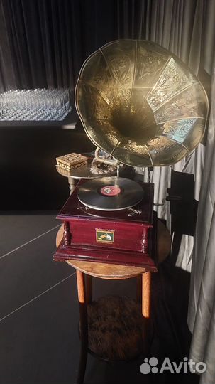 Граммофон His master’s voice
