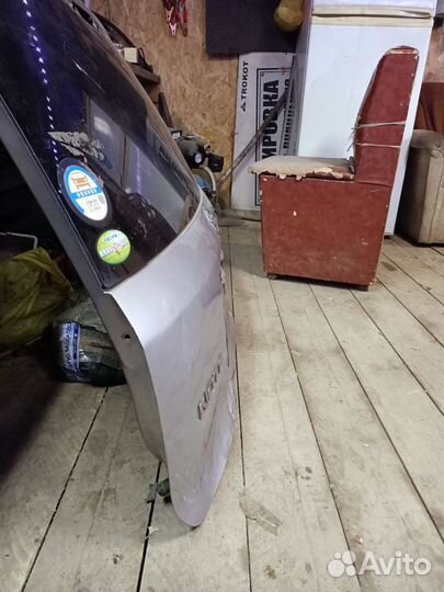 Дверь задняя багажника Nissan note e11