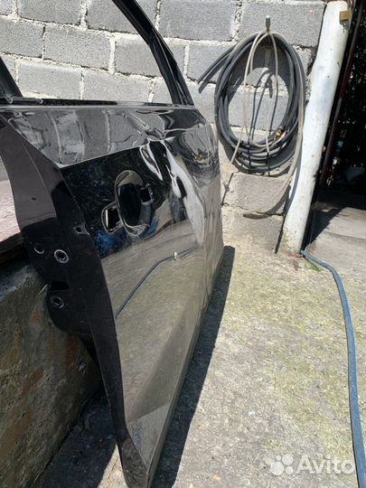 Правая передняя дверь