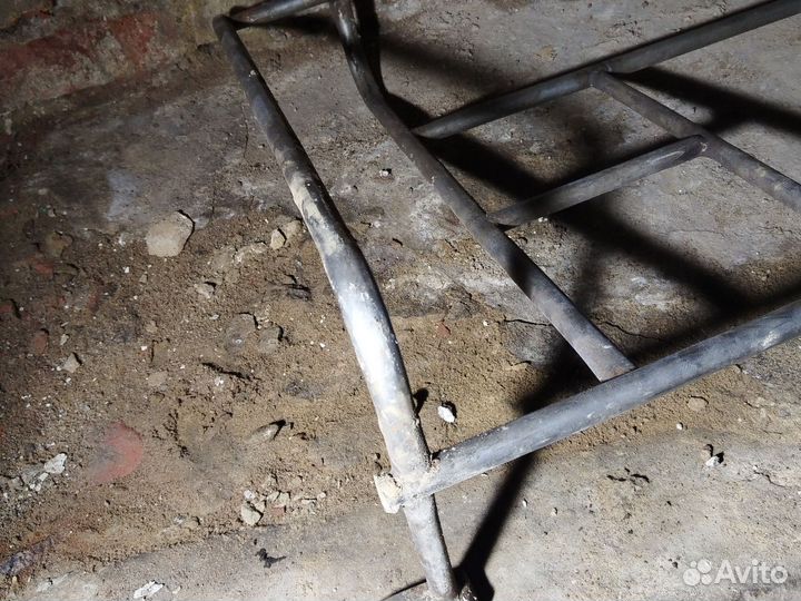 Полка под запасное колесо