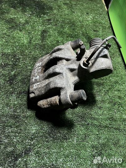 Суппорт задний левый Renault Laguna 2