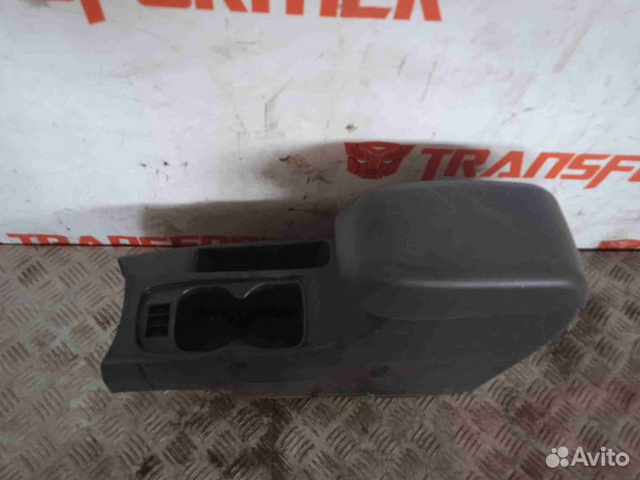 Подлокотник Митсубиши Лансер 9