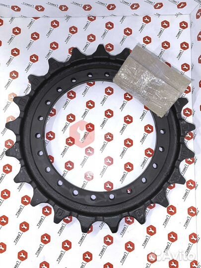 Звездочка Hitachi ZX240K