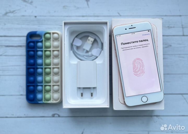 iPhone 8, 64 ГБ