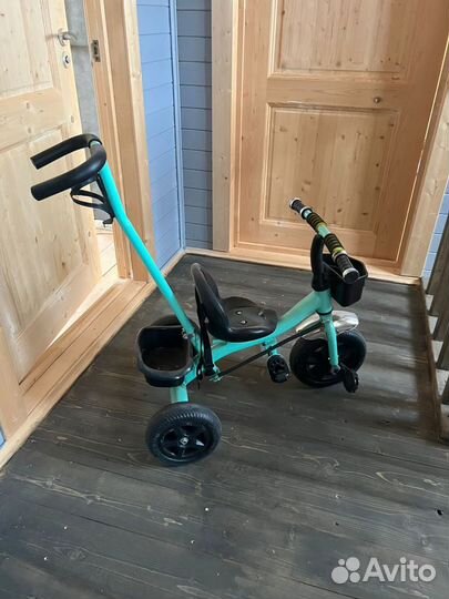 Велосипед с ручкой для ребенка 1-3 года