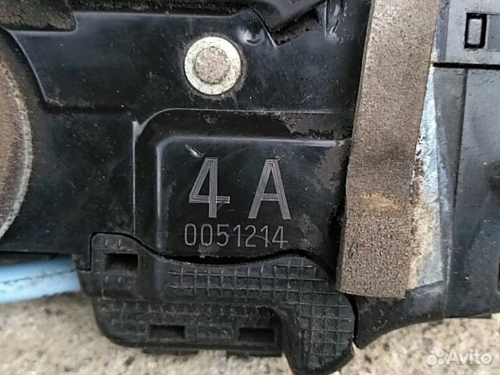 Замок задний правый Lexus LX 570