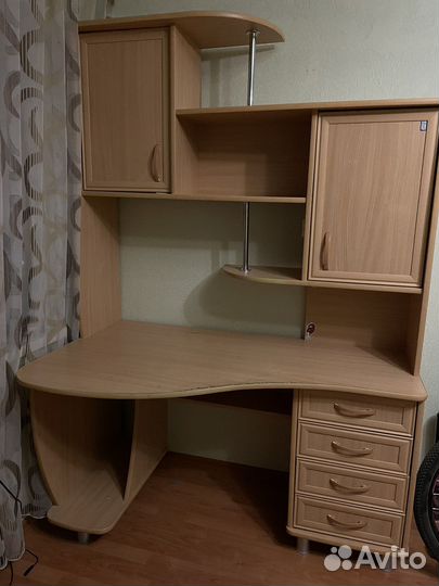 Компьютерный стол