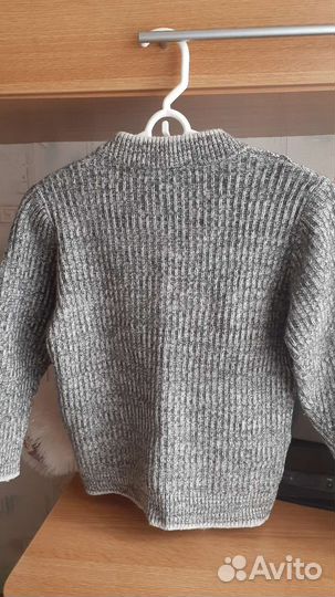 Свитер
