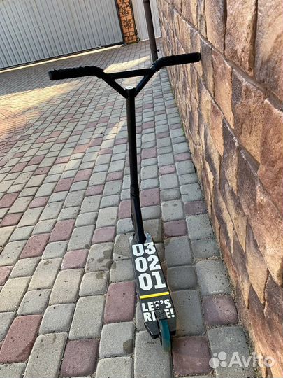 Трюковой самокат invert