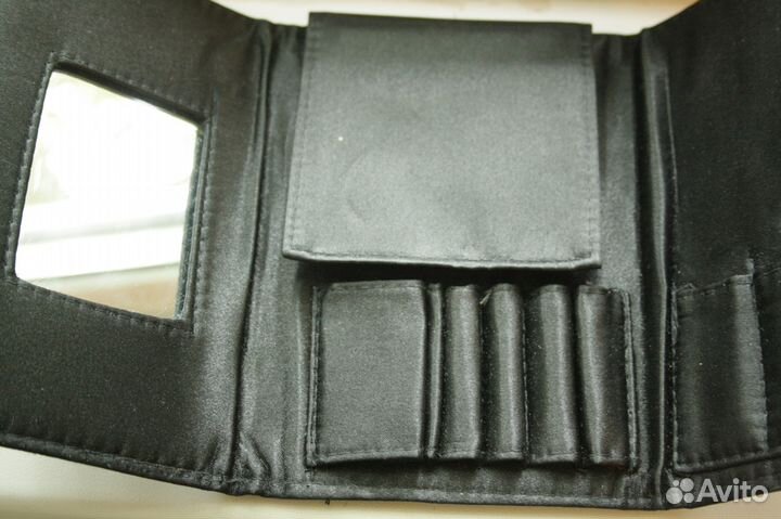 Косметичка avon для кистей и др.принадлежностей