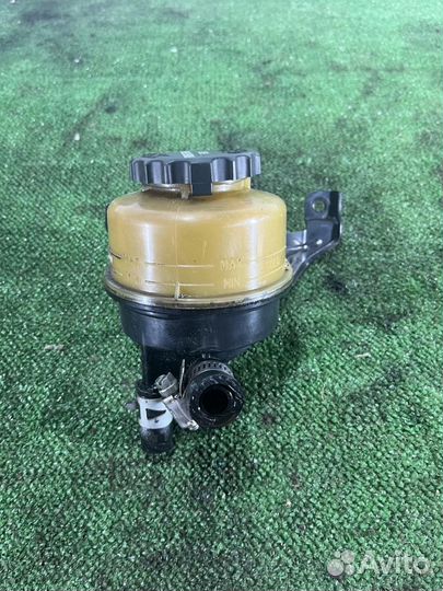 Бачок гидроусилителя Toyota Vista V30