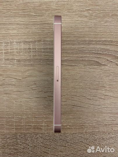 iPhone SE, 128 ГБ