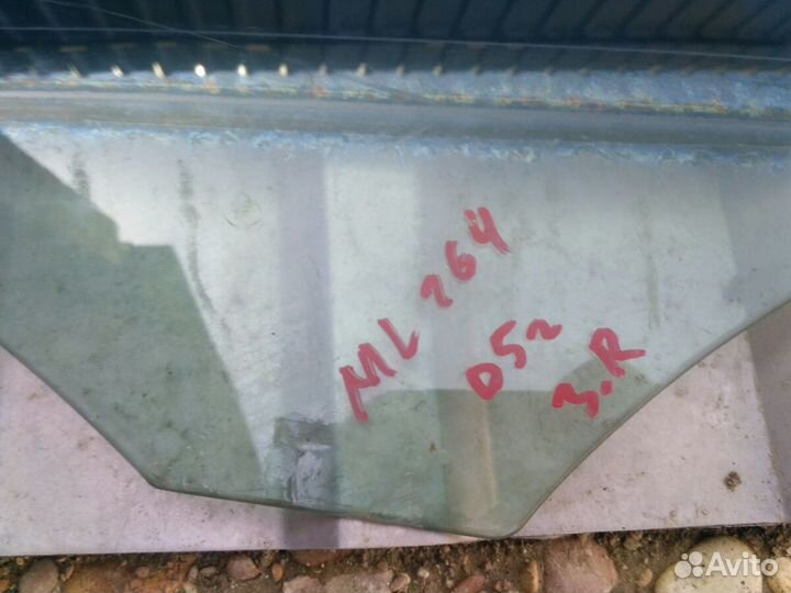 Стекло задней правой двери Mercedes ML 164