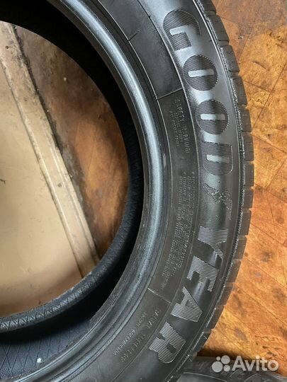 Goodyear EfficientGrip 215/60 R17