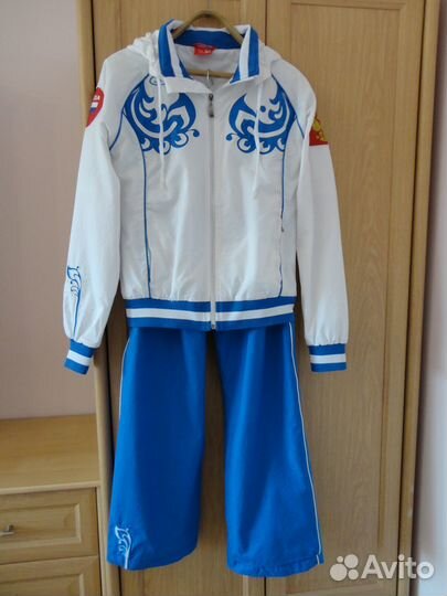 Спортивный костюм женский