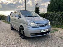 Nissan Serena 2.0 CVT, 2003, 423 000 км, с пробегом, цена 745 000 руб.