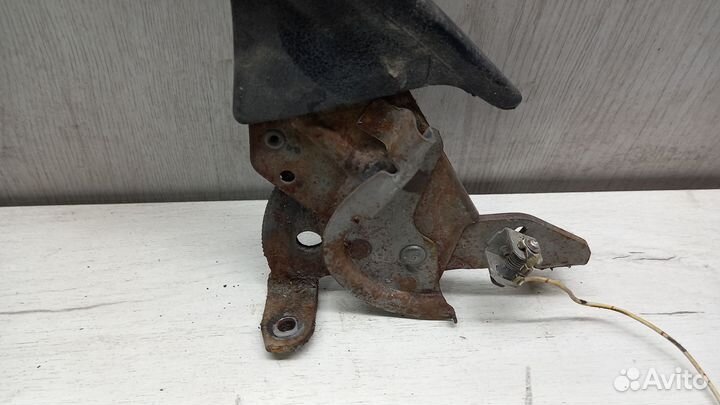 Рычаг ручного тормоза Mazda 323 BA