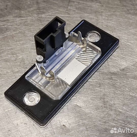 Плафон подсветки номера VW Туарег Пассат Тигуан