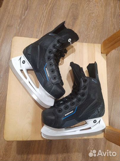 Коньки хоккейные 34