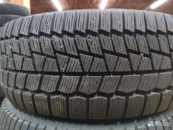 Maxxis ArcticTrekker NP3 235/55 R17 99S