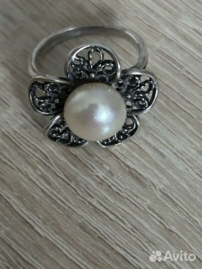 Серебряное кольцо с жемчугом
