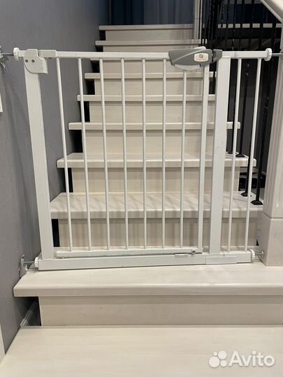 Защитный барьер, калитка на лесницу