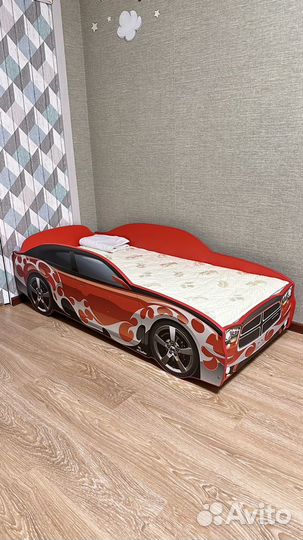 Детская кровать - машина с новым матрасом