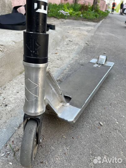 Дека на самокат стрит