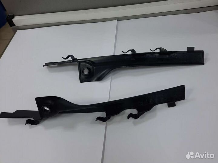 Накладка петли капота Логан 2014