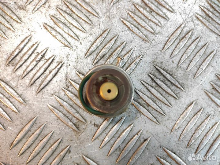 Регулятор давления топлива Volkswagen Polo 1994-19