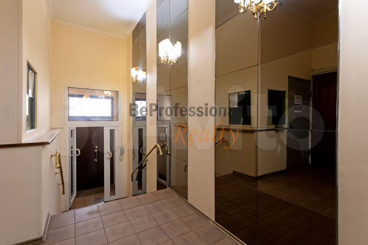 Особняк 1000 кв.м. с парковкой