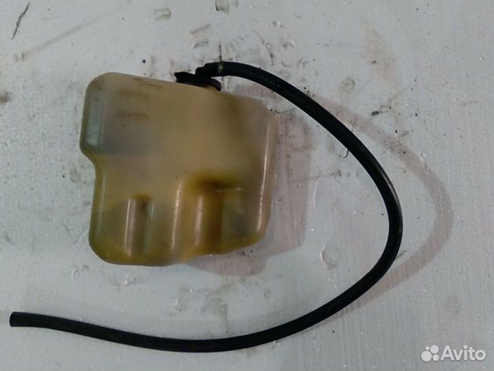 Бачек расширительный Toyota Camry V30 2az-fe