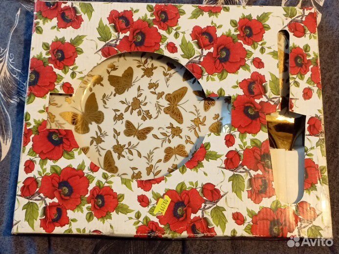 Тортовница с лопатой