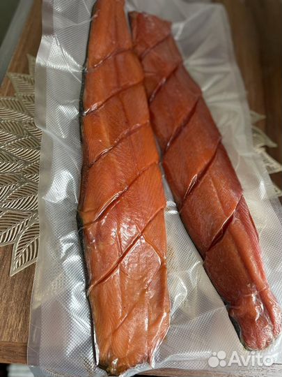 Красная копченая и вяленая рыба