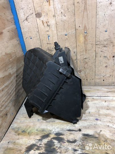 Корпус воздушного фильтра Audi A6 C5