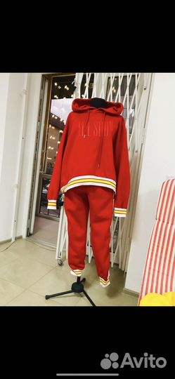 Костюм спортивный