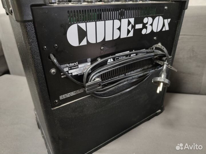 Комбоусилитель Roland cube 30x